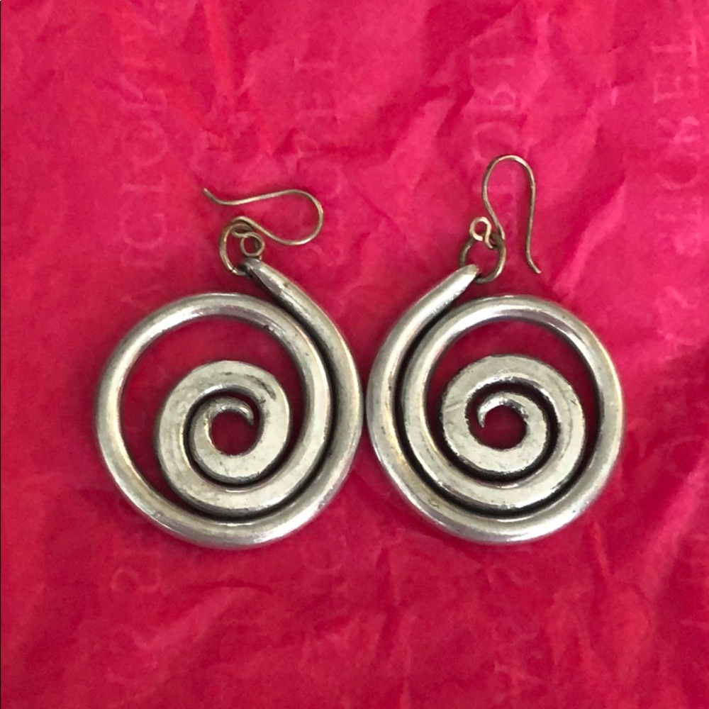 Handmade silver earrings with weaved basket holder